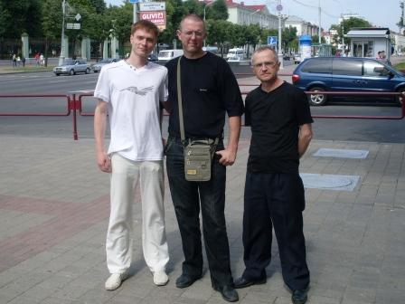 Фото. Д. Бадытчик в окружении действующего и экс- чемпиона